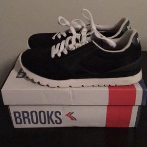 Brooks Chariot Black White sneaker 8